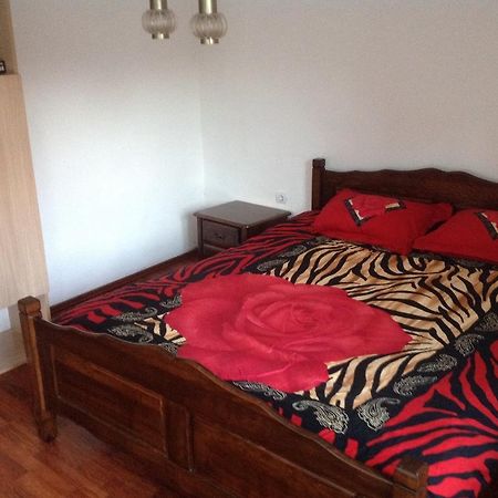 Guest House "Paradise" Тиват Екстериор снимка